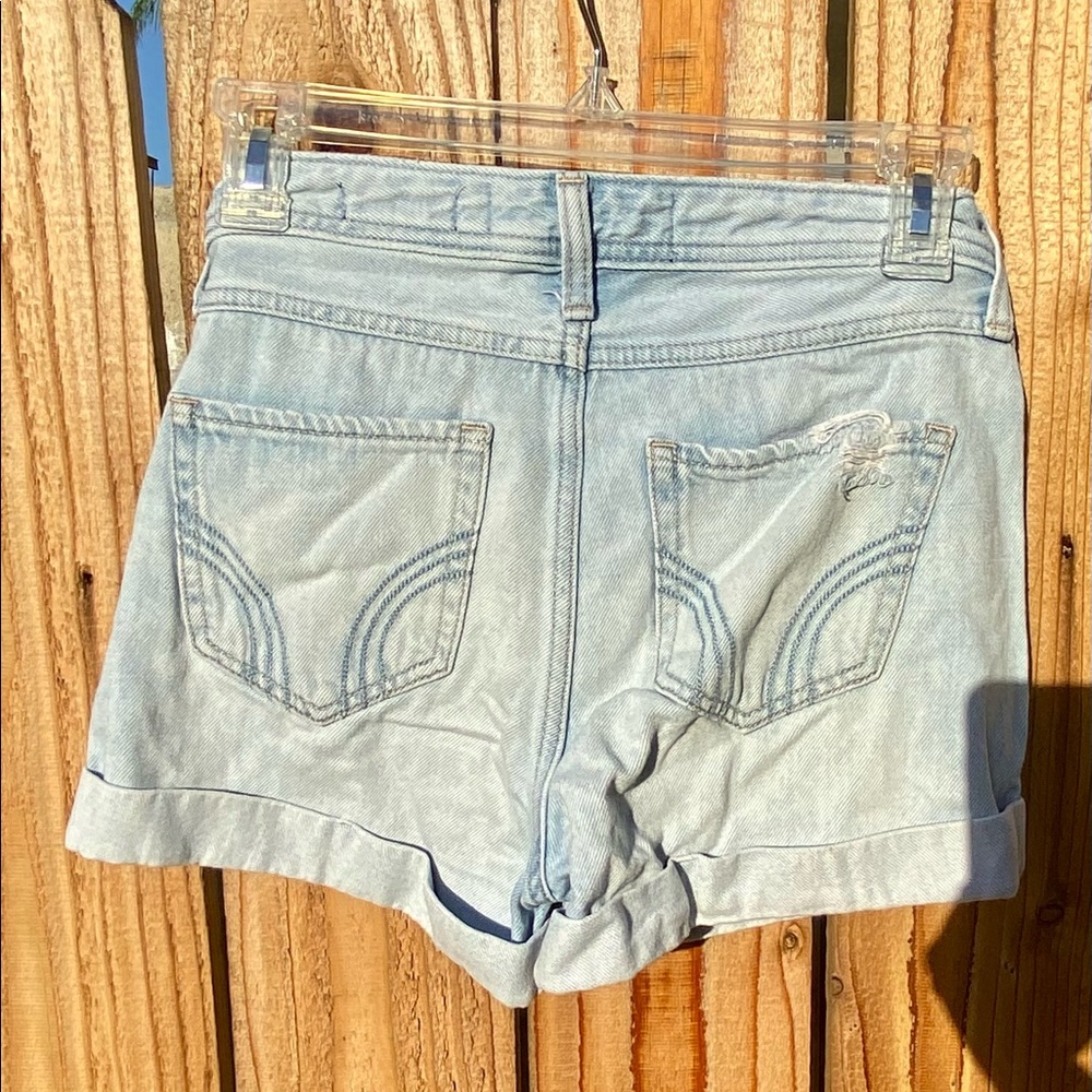 High right boyfriend shorts